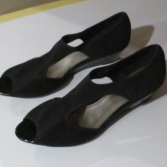 SHOES - Picture 1 of 2
